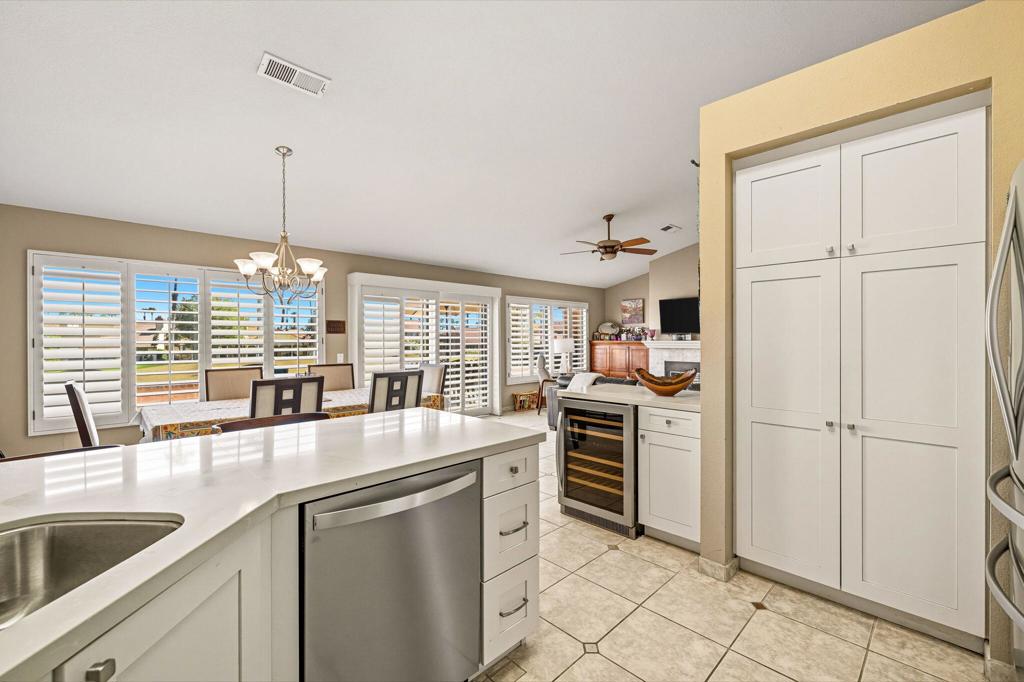 Oasis Country Club - Residential Lease