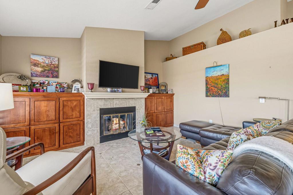 Oasis Country Club - Residential Lease