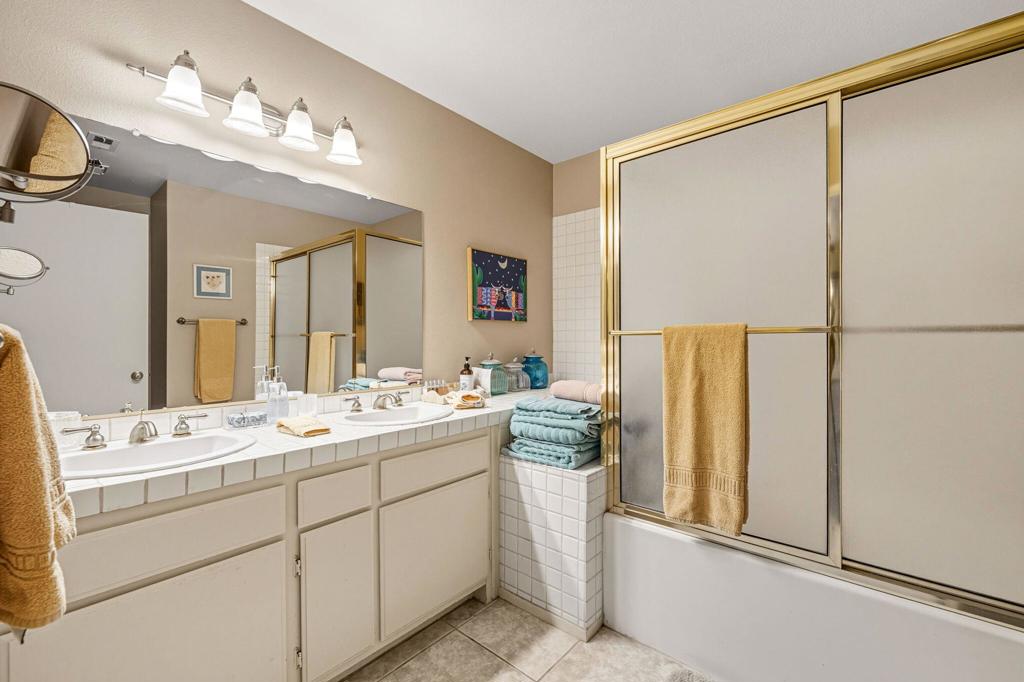 Oasis Country Club - Residential Lease