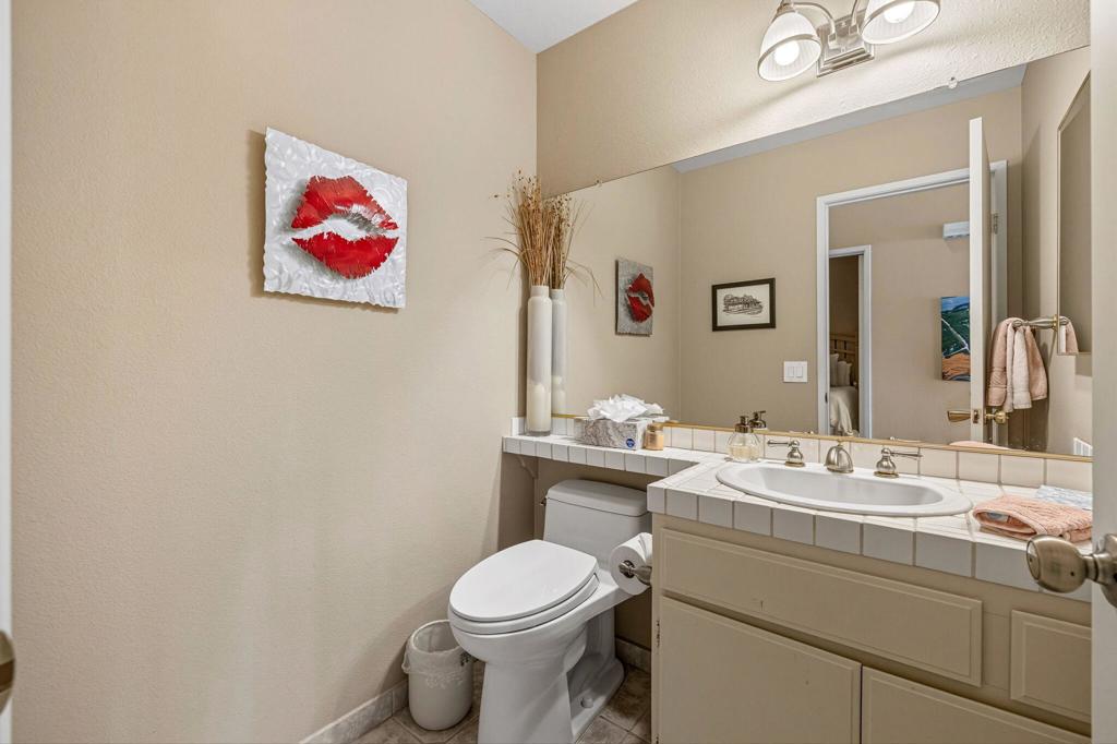 Oasis Country Club - Residential Lease