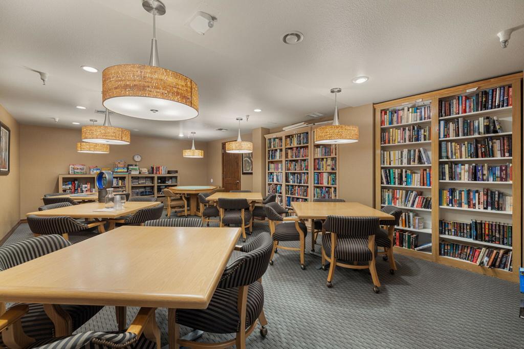 Oasis Country Club - Residential Lease