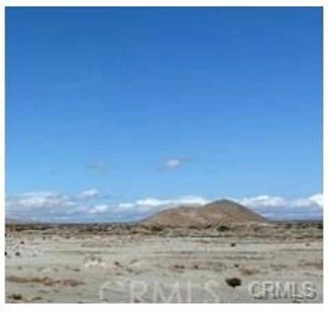 Photo of 235 E Avenue Q, Palmdale, CA 93550 (MLS # HD26099917)