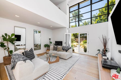 Photo of 12507 Westminster Avenue, Los Angeles, CA 90066 (MLS # 26989623)