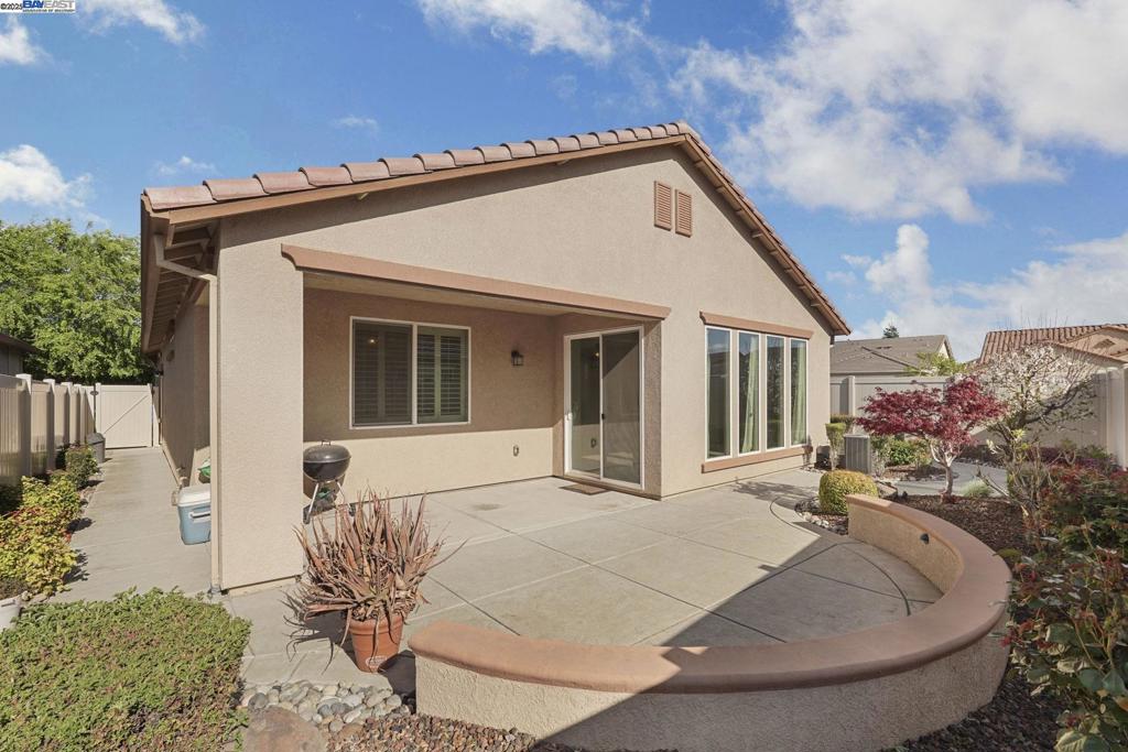 WOODBRIDGE - Residential