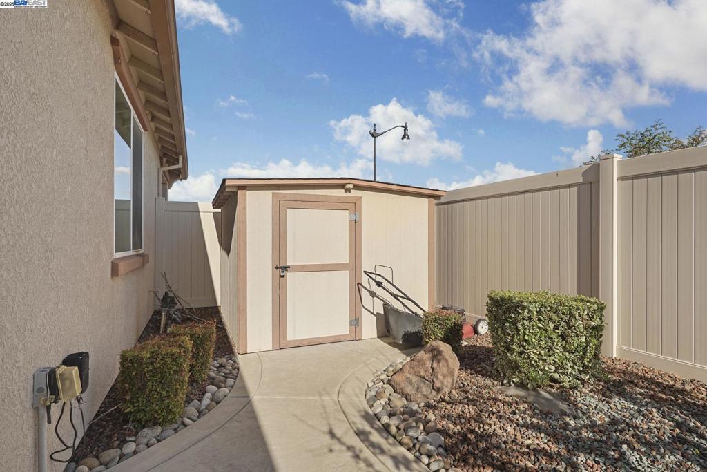 WOODBRIDGE - Residential