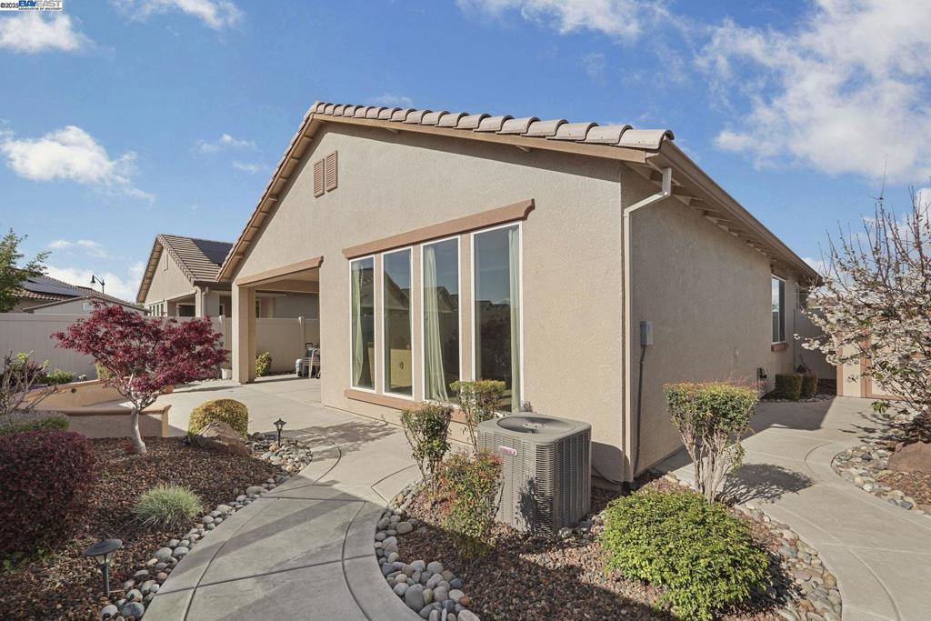 WOODBRIDGE - Residential