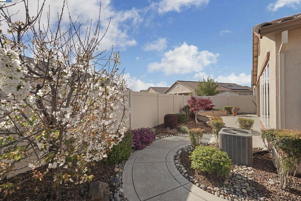 WOODBRIDGE - Residential