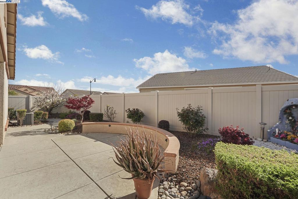 WOODBRIDGE - Residential