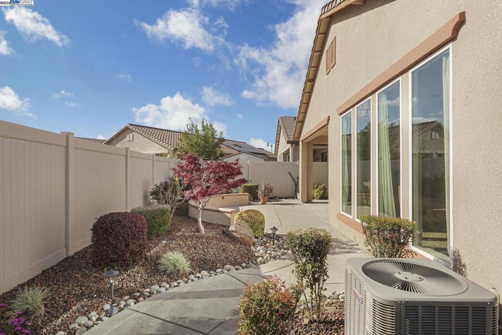 WOODBRIDGE - Residential