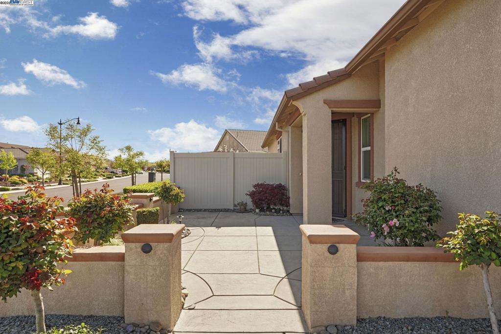 WOODBRIDGE - Residential