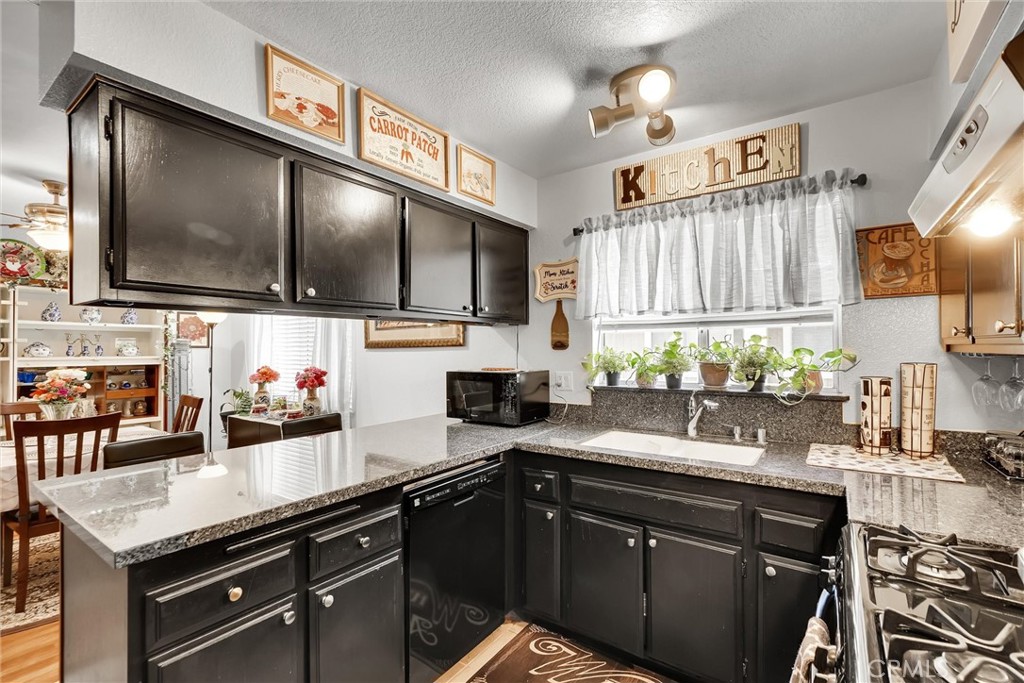 1933 Glenoaks Boulevard 127