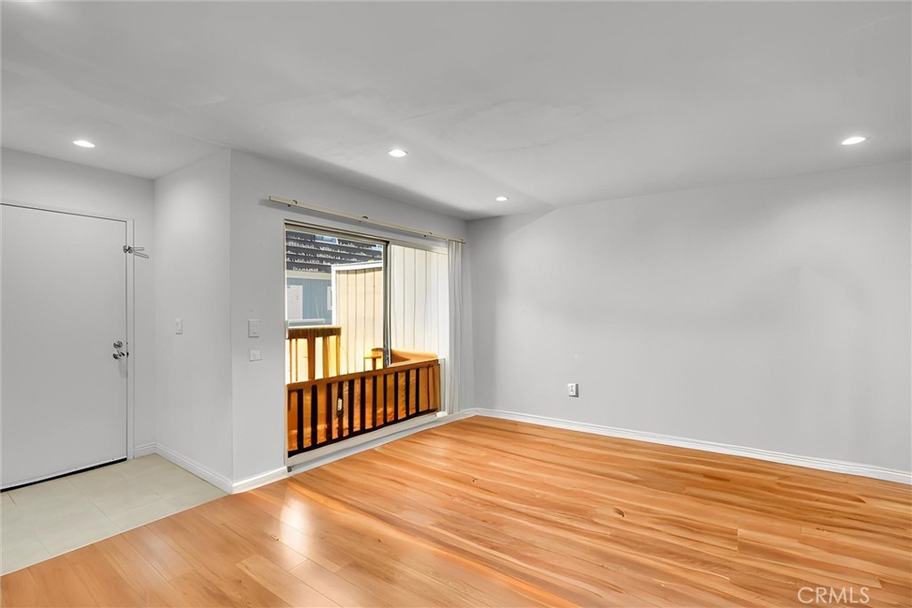 1933 Glenoaks Boulevard 127