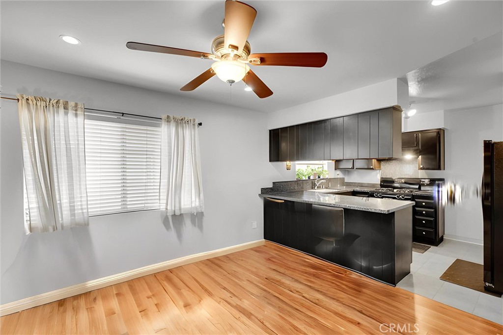 1933 Glenoaks Boulevard 127