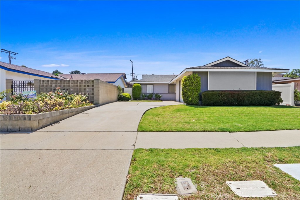 2113 Amelia Avenue