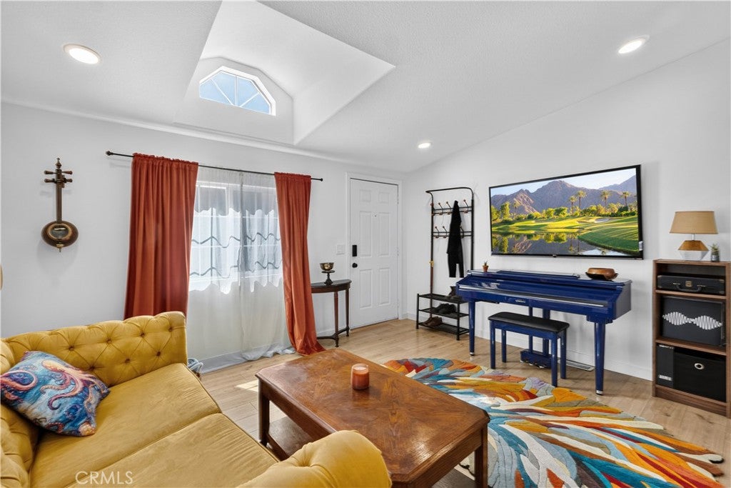 327 W Wilson 74
