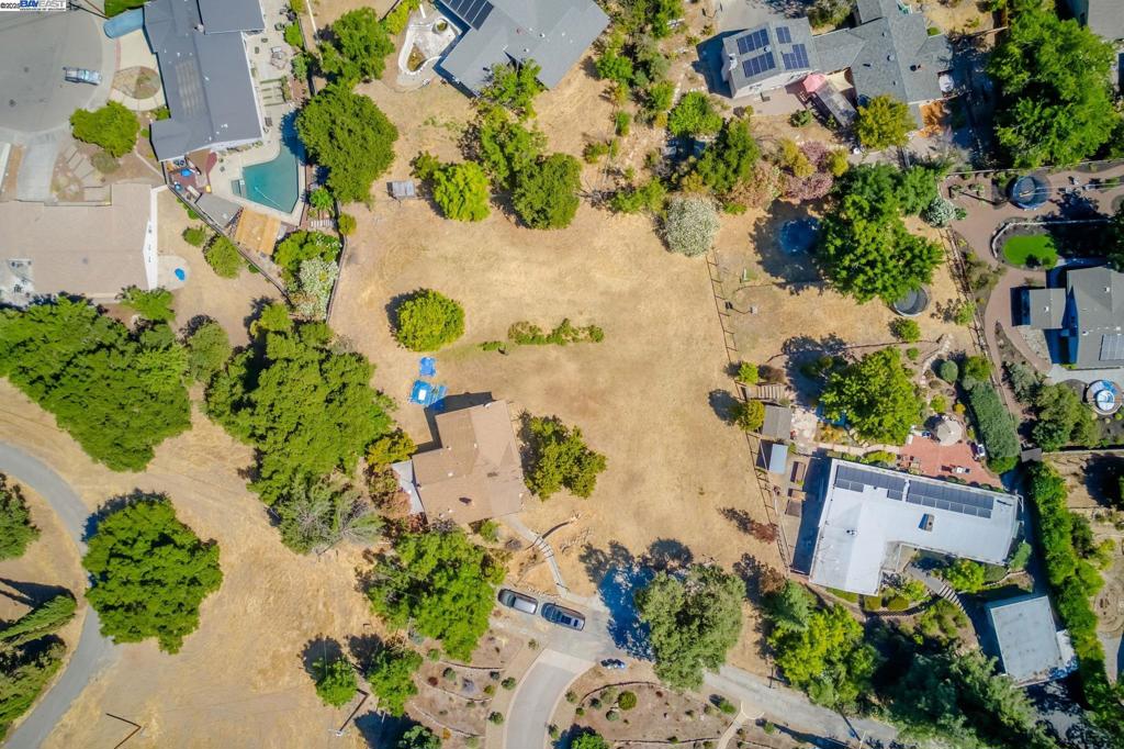 Properties 3 419 Las Lomas Way