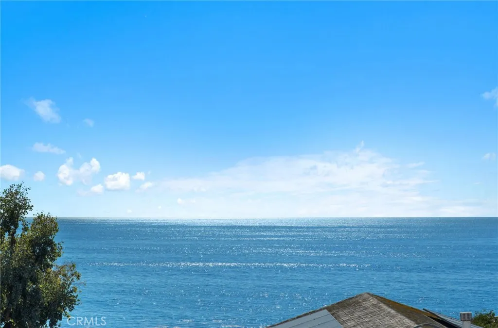 Laguna Beach, California 92651, United States, 2 Bedrooms Bedrooms, ,2 BathroomsBathrooms,Residential,Active,229342