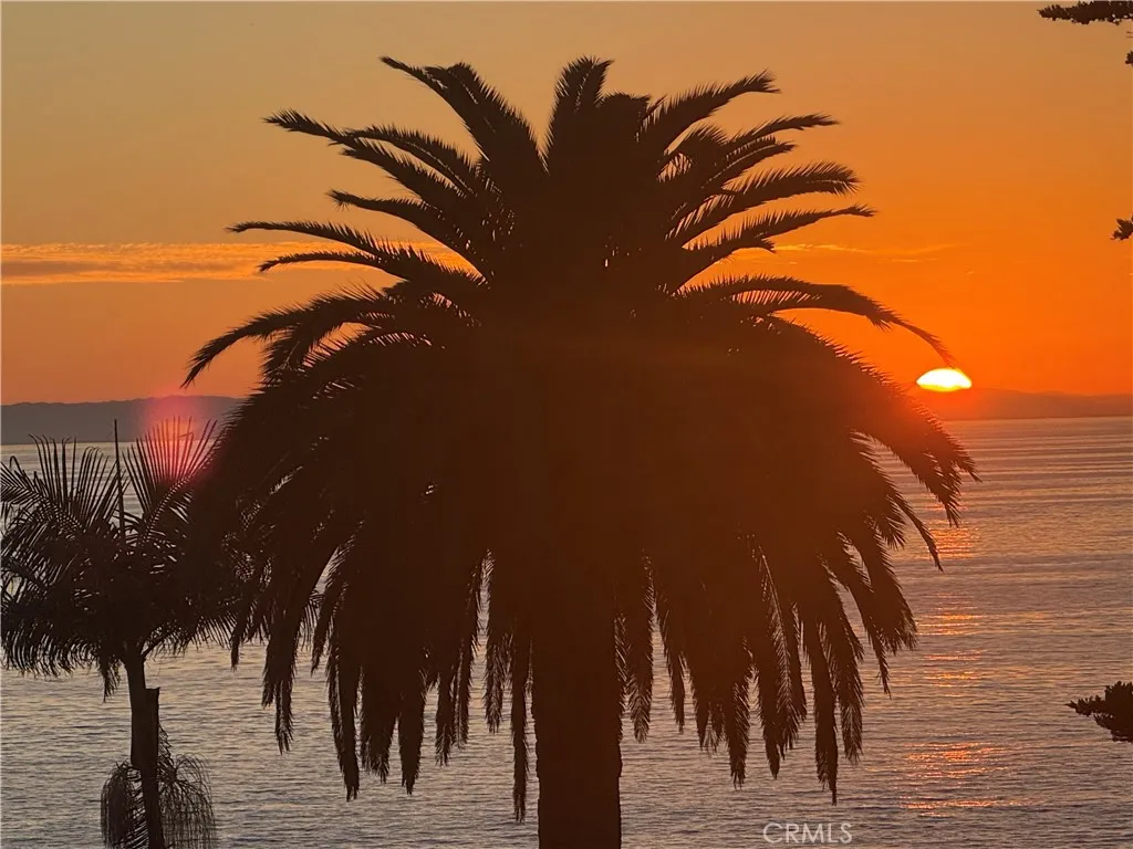 Laguna Beach, California 92651, United States, 2 Bedrooms Bedrooms, ,2 BathroomsBathrooms,Residential,Active,229342