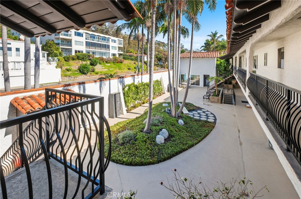 2175 S Coast Highway 18