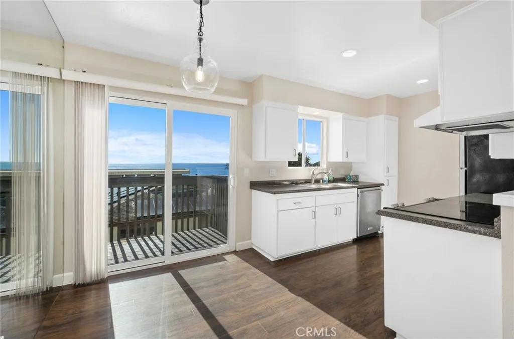 Laguna Beach, California 92651, United States, 2 Bedrooms Bedrooms, ,2 BathroomsBathrooms,Residential,Active,229342