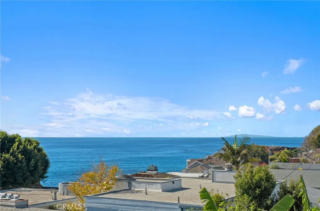 Laguna Beach, California 92651, United States, 2 Bedrooms Bedrooms, ,2 BathroomsBathrooms,Residential,Active,229342