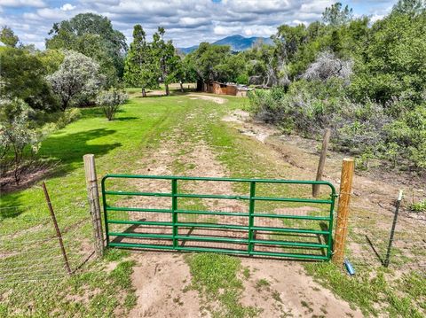 Photo of 53899 Dogwood Drive, North Fork, CA 93643 (MLS # FR26070368)