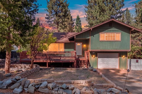 Photo of 570 Lark Rd, Wrightwood, CA 92397 (MLS # HD26218200)