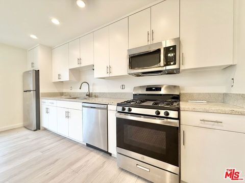 Photo of 3245 N Drew St St, Los Angeles, CA 90065 (MLS # 26635223)