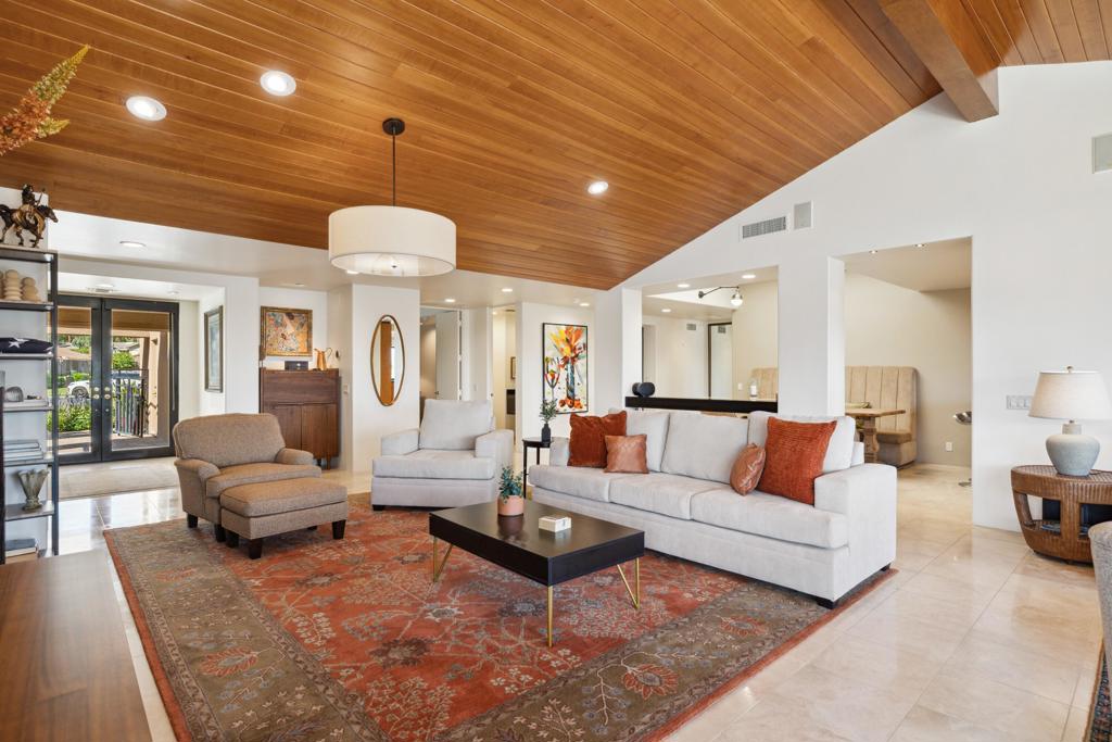 73231 Mariposa Drive