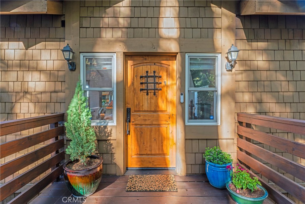 813 Greenbriar Drive