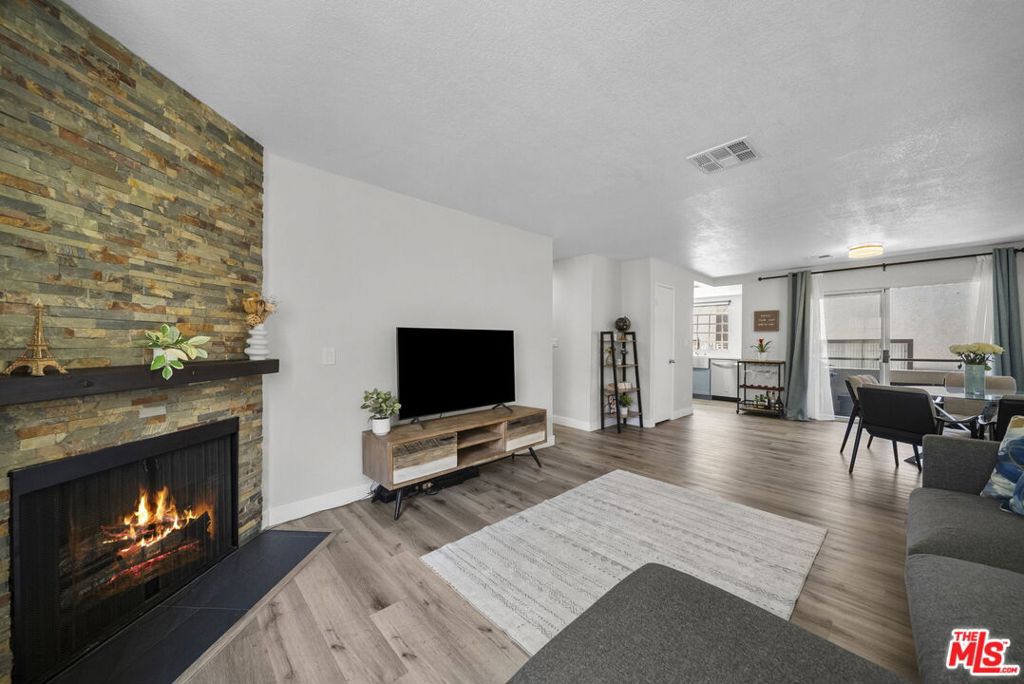 7658 Topanga Canyon Boulevard 113