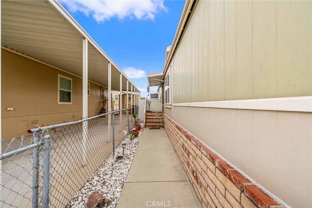 16860 Slover 54