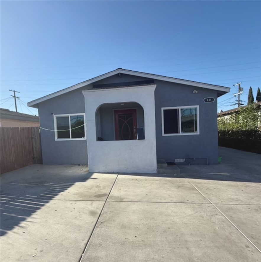 This single-family home has a great layout, located in a wonderful neighborhood. Owner has taken good pride ownership! Spacious bedrooms, upgraded kitchen, bathrooms, flooring, central air-conditioning and much more. Must see this beautiful "GEM"!