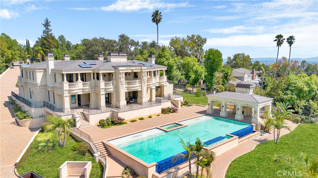 165 Circle Drive