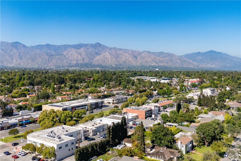 2347 Huntington Drive