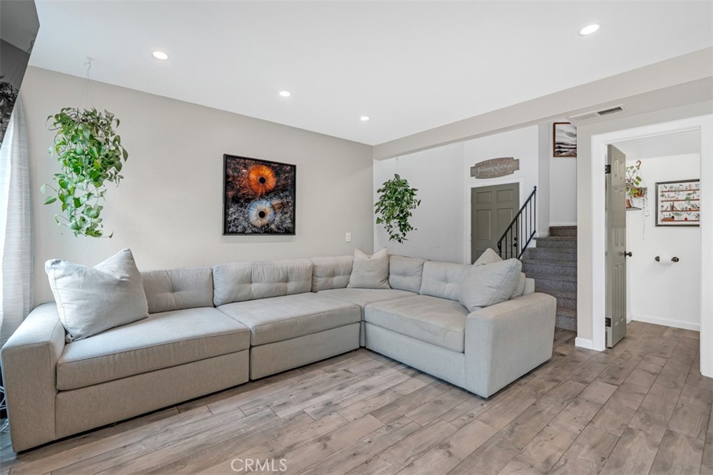 349 S Monte Vista Street 20