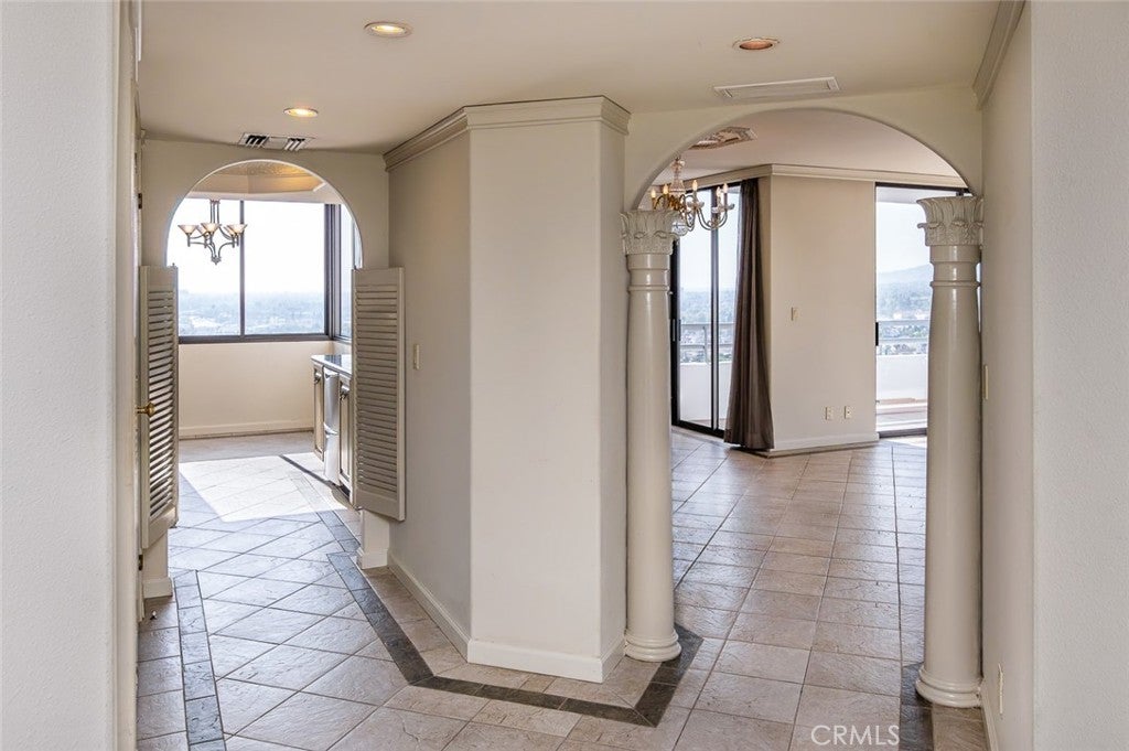 345 Pioneer Drive 1705