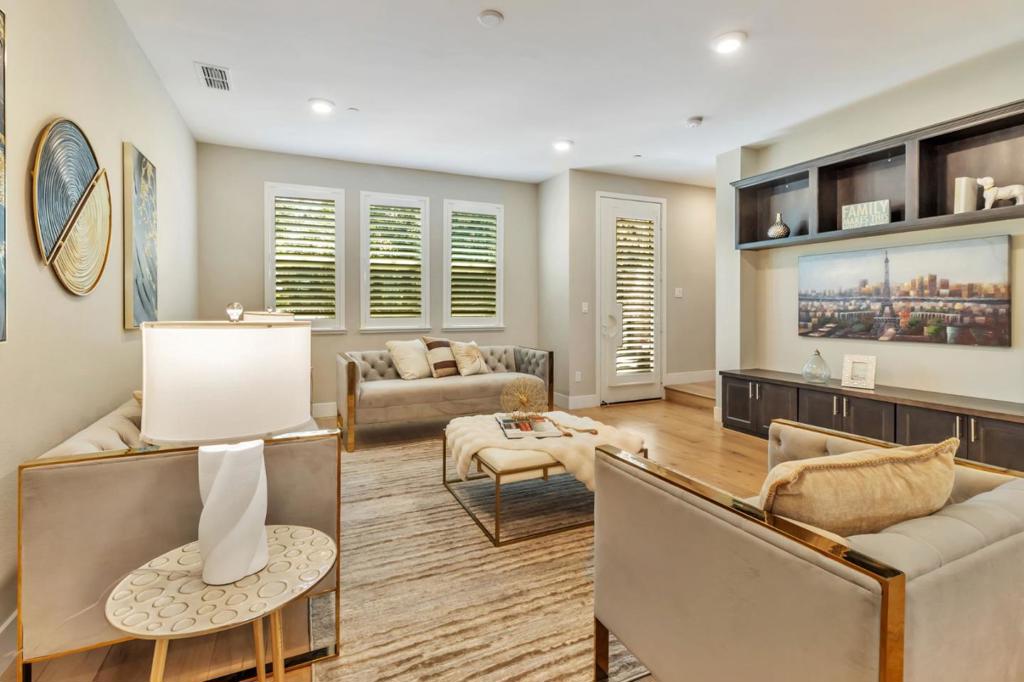 929 De Guigne Drive 4