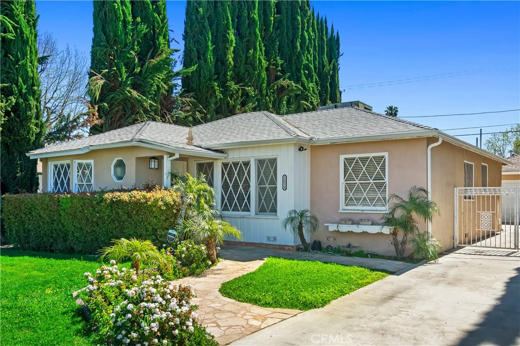 Charming traditional ranch home nestled in the heart of Encino on a quiet cul-de-sac in a pride-of-ownership neighborhood. This inviting residence is a true gem, offering the perfect canvas for a buyer to add personal touches. Abundant natural light pours in through distinctive Tudor-style windows, highlighting the warm and welcoming interior. The galley kitchen features remodeled cabinetry, granite countertops, stainless steel appliances, and tile flooring. Updated bathrooms showcase travertine-topped vanities, stylish fixtures, and tasteful tile finishes. Ample storage and spacious walk-in closets enhance functionality, while the versatile third bedroom easily serves as an office, den, or playroom. Ideally located within award-winning Encino school boundaries and just moments from Ventura Boulevard’s shops, dining, and amenities. A wonderful opportunity to make this well-kept home your own.