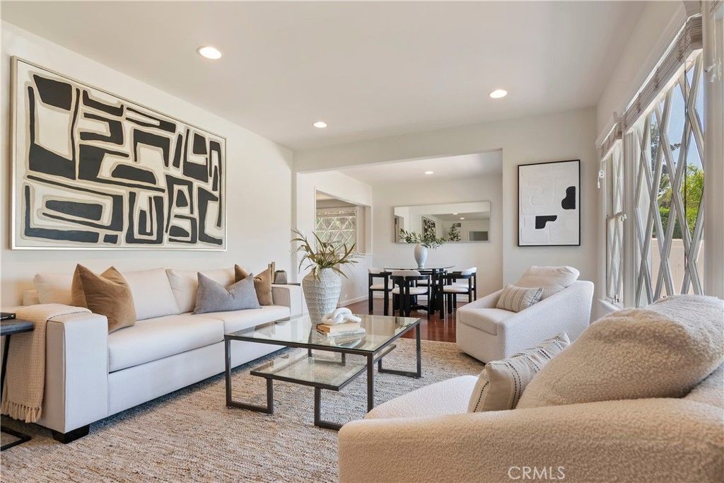 Photo of 16828 Margate Street, Encino, CA 91436 (MLS # SR25182834)