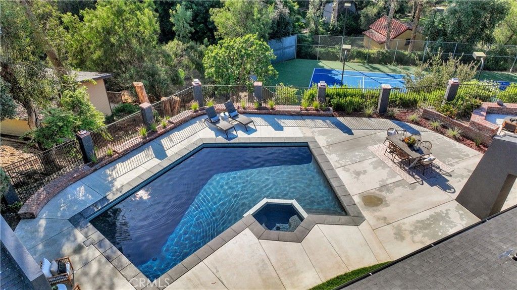 Photo of 9752 Rangeview Dr, North Tustin, CA 92705 (MLS # OC26044295)