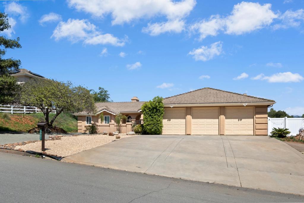 3007 Calle Mesquite