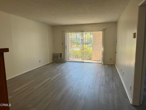 Photo of 48 S Oak Avenue #1, Pasadena, CA (MLS # P1-26294)