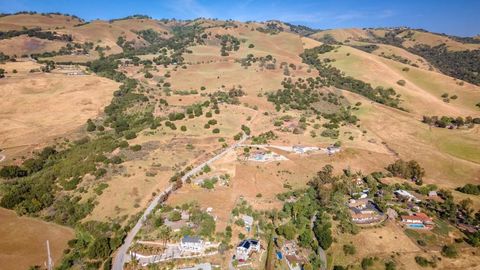 Photo of 4152 E Aborn Road, San Jose, CA 95135 (MLS # ML82040594)