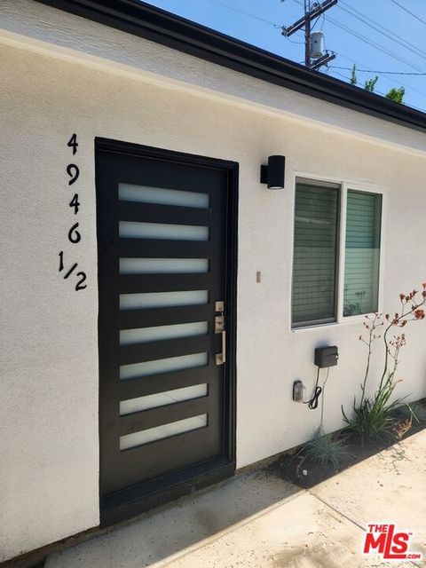 Photo of 4946 1/2 S Topanga Boulevard, Woodland Hills, CA 91364 (MLS # 25588579)