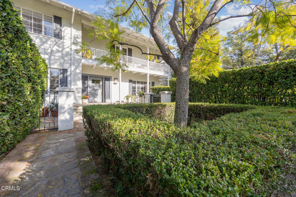 160 S Grand Avenue