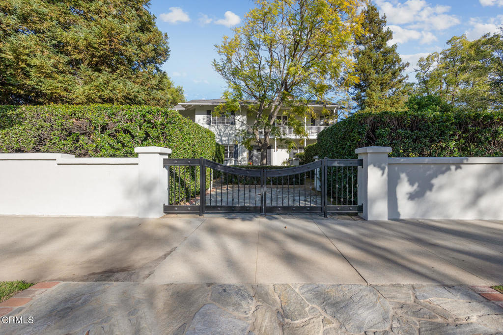 160 S Grand Avenue