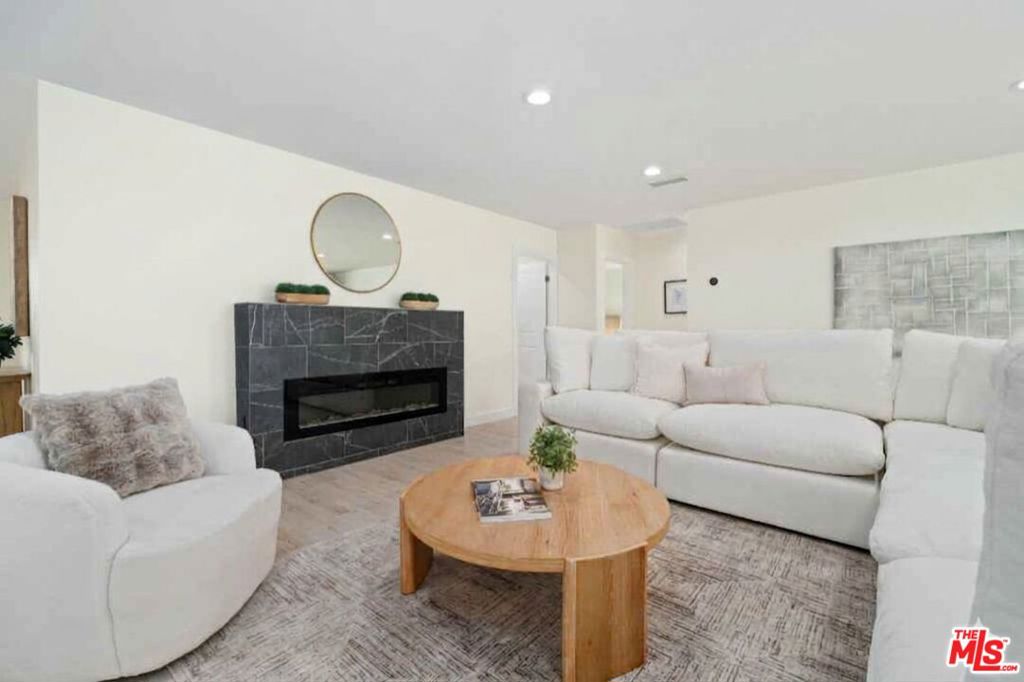 7911 Paso Robles Avenue