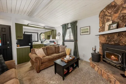 267 Spruce Lane, Sugarloaf, CA 92386 - MLS#: IG25219429