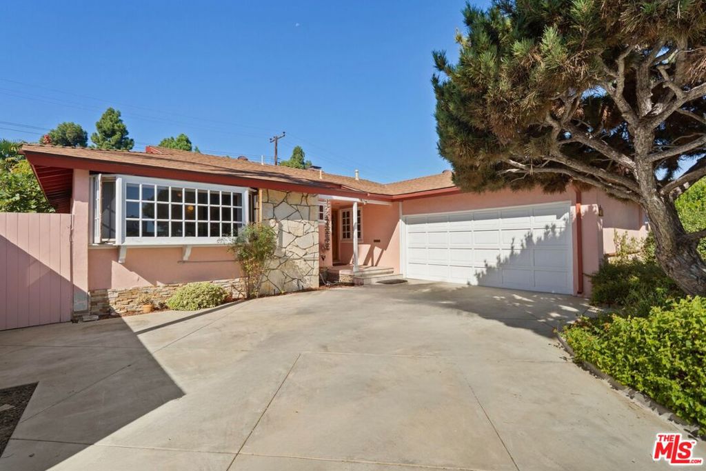 541 Silvera Avenue